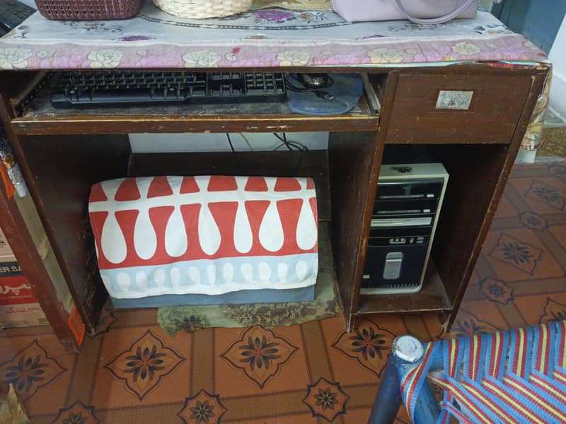 Computer Table 3