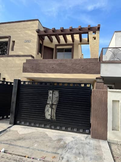 Beautiful 10 Marla New House Available For Rent In Shaheen Block