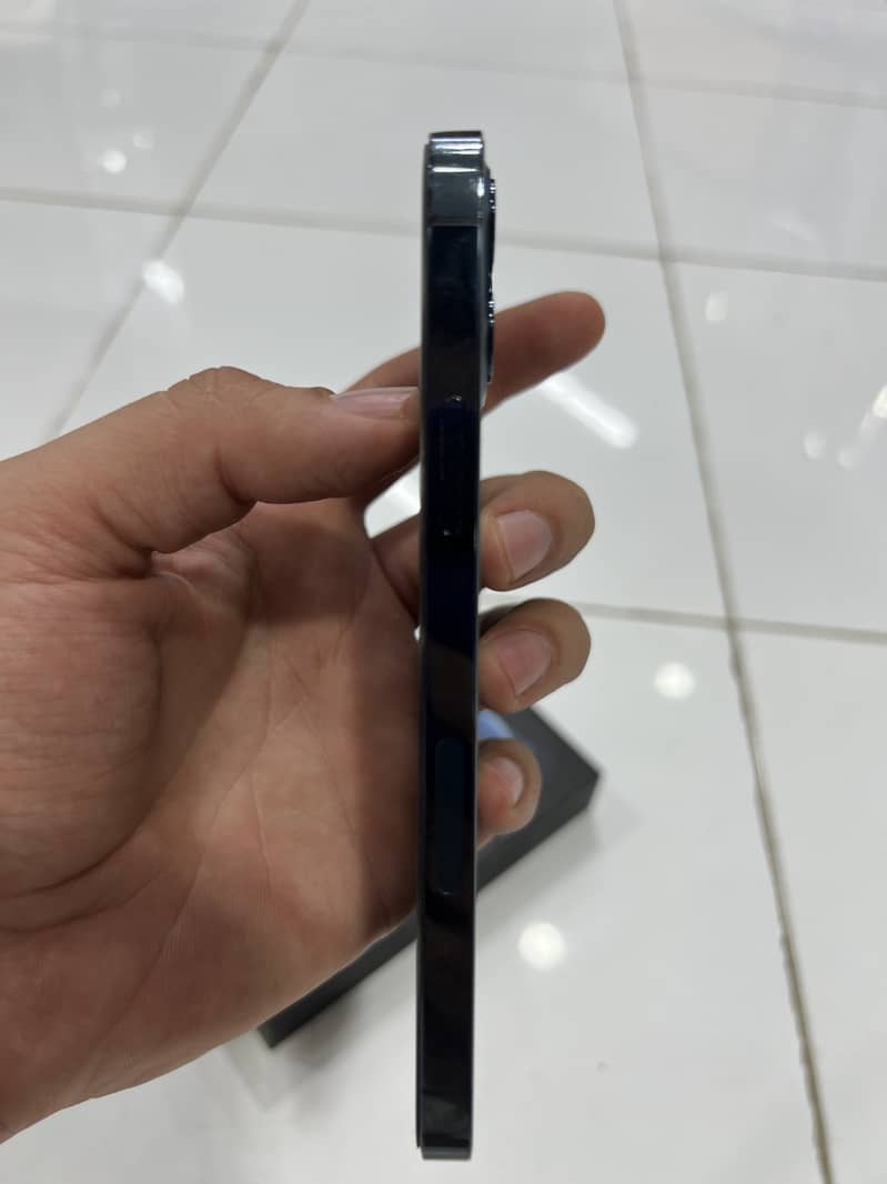 Apple iPhone 12 Pro 2