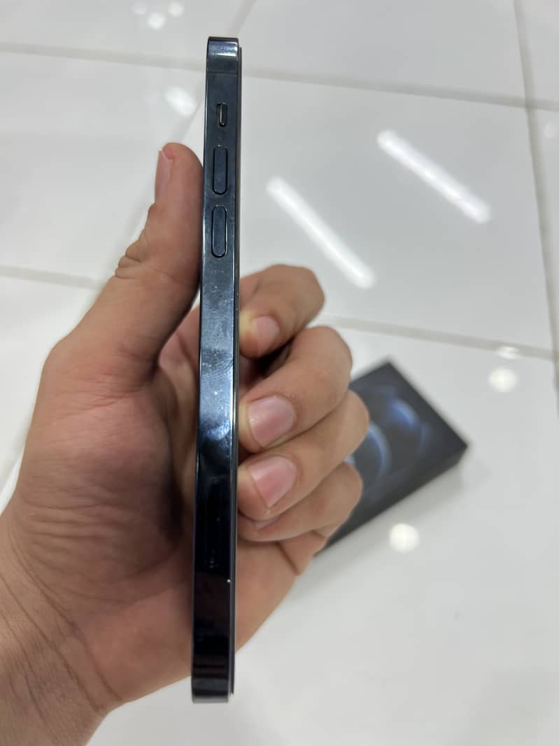 Apple iPhone 12 Pro 4