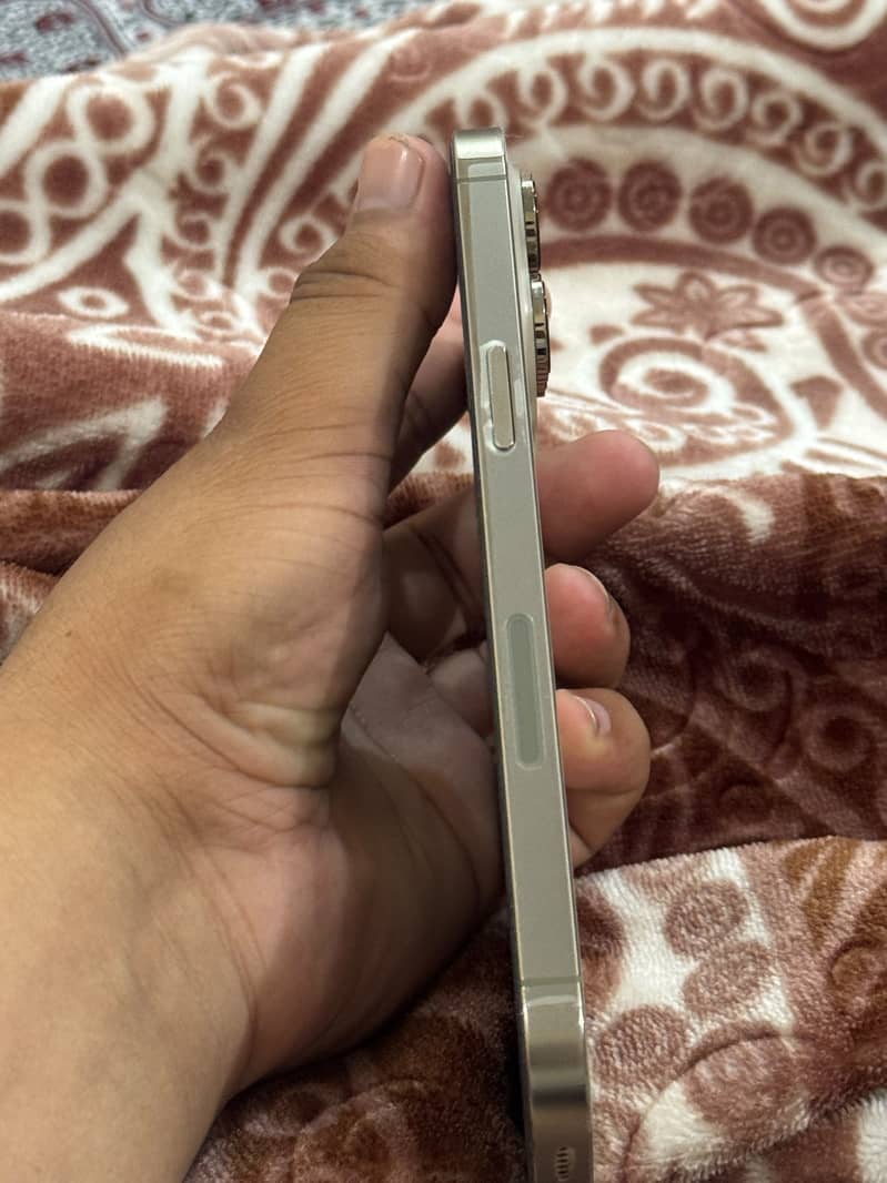 Apple iPhone 14 Pro Max 2