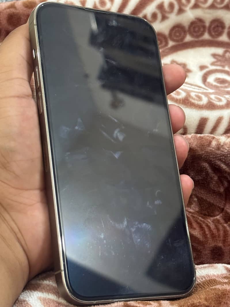 Apple iPhone 14 Pro Max 3