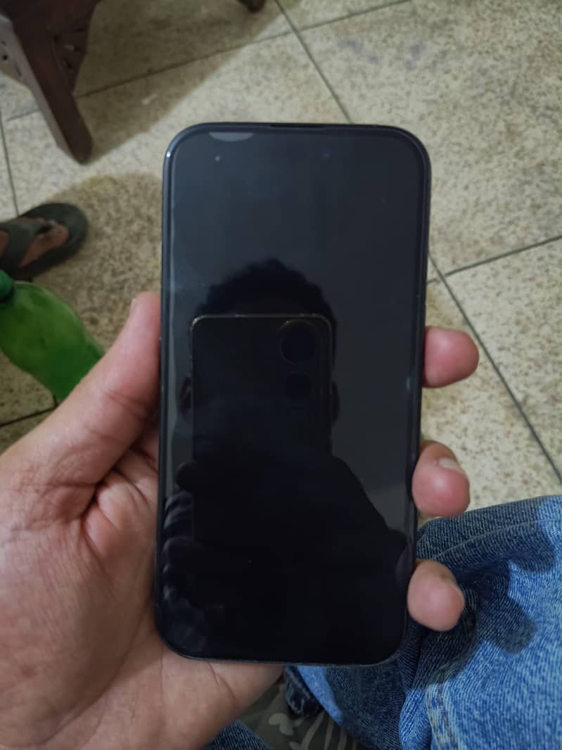 Apple iPhone 16 5