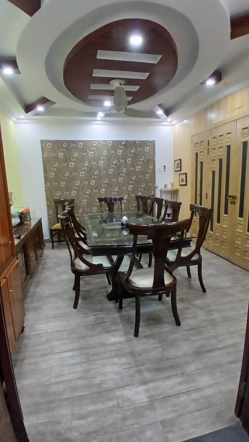 Dining Table 0