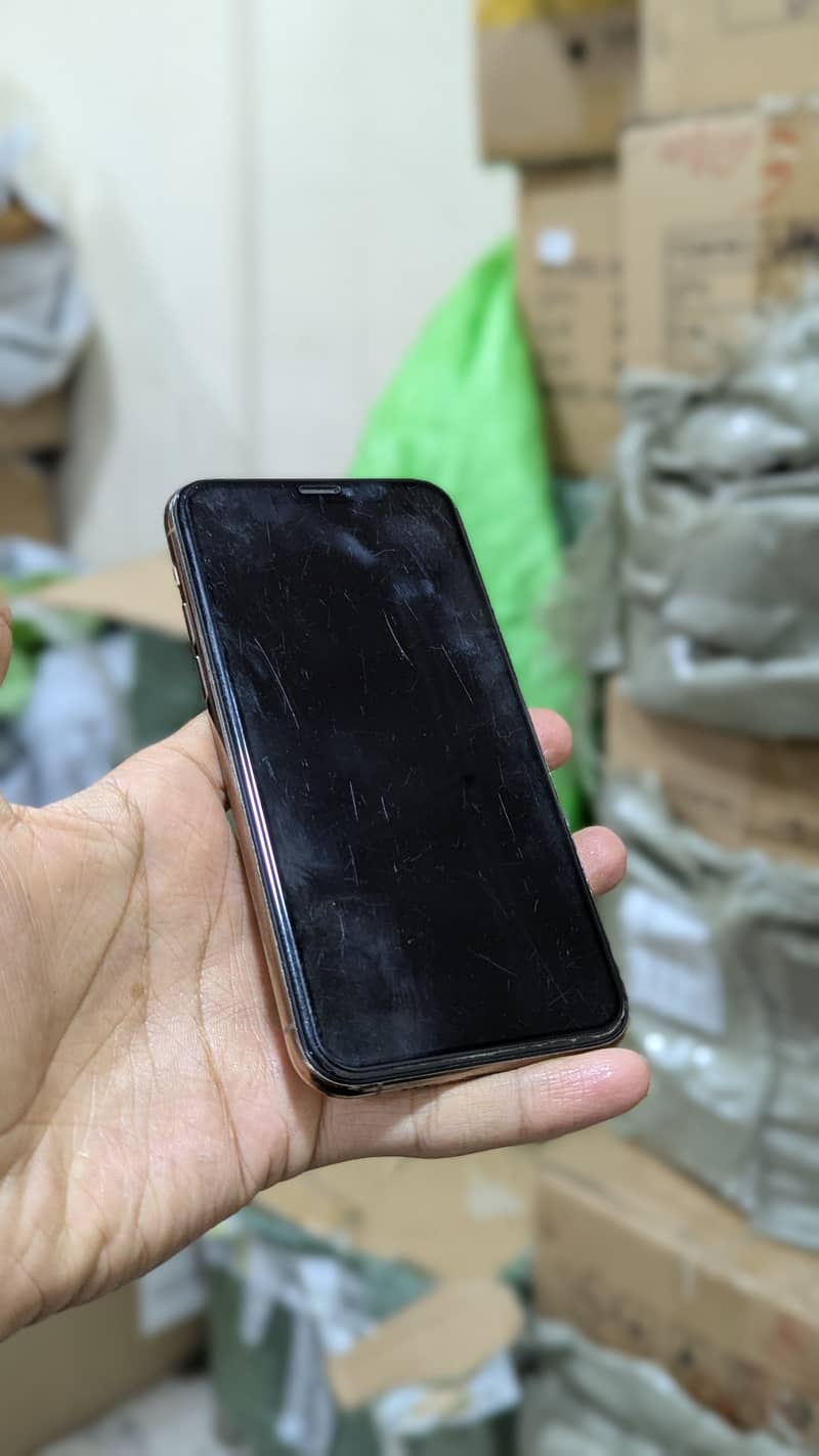 Apple iPhone 11 Pro 1