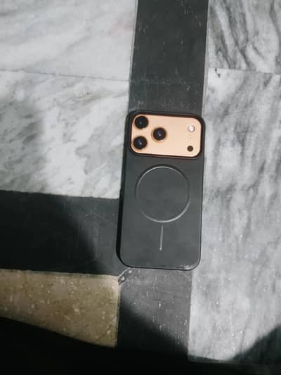 Apple iPhone XR converted to 17 Pro