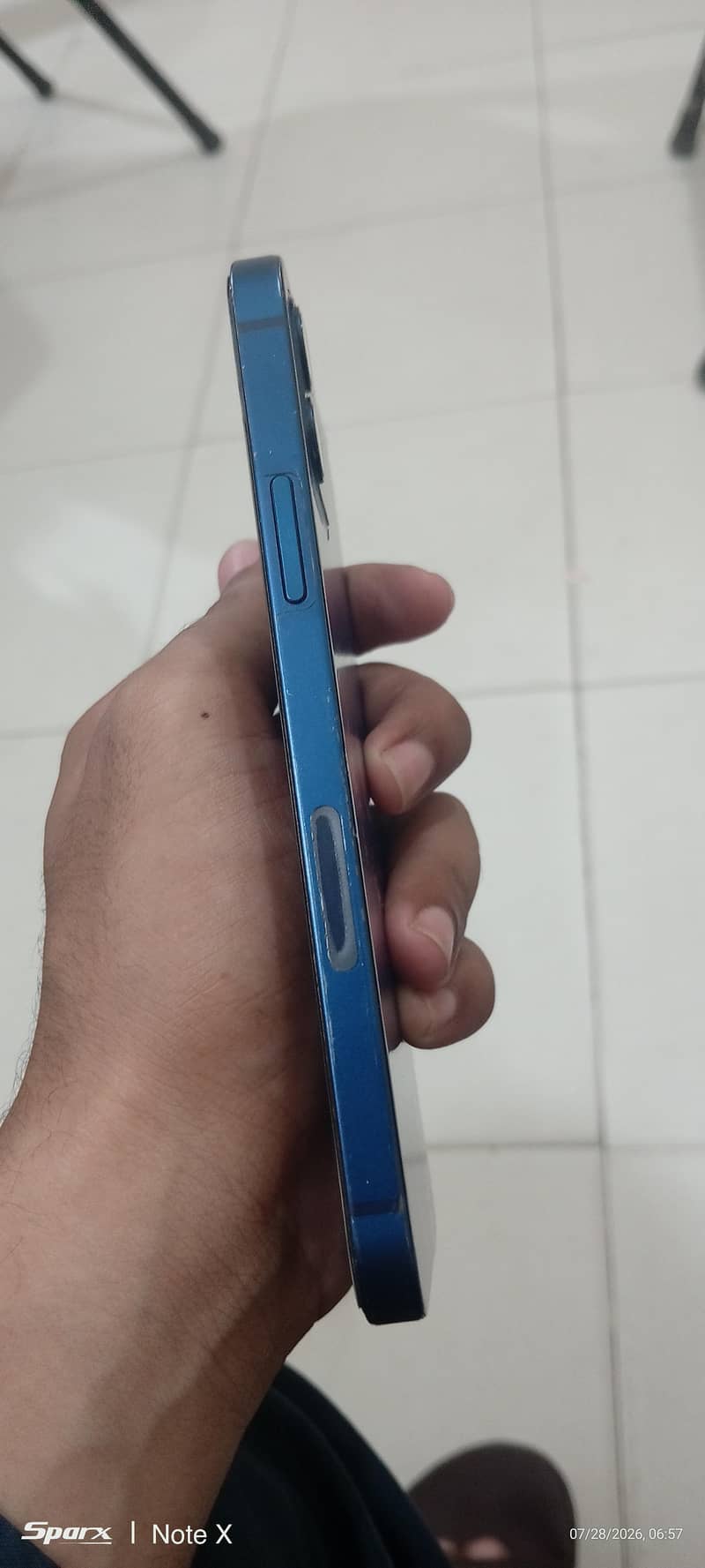 Apple iPhone 12 4
