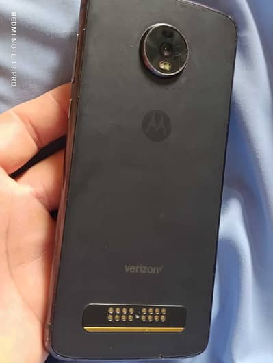 Motorola Moto Z4 - panel bleeding - no touch issue no screen cracked