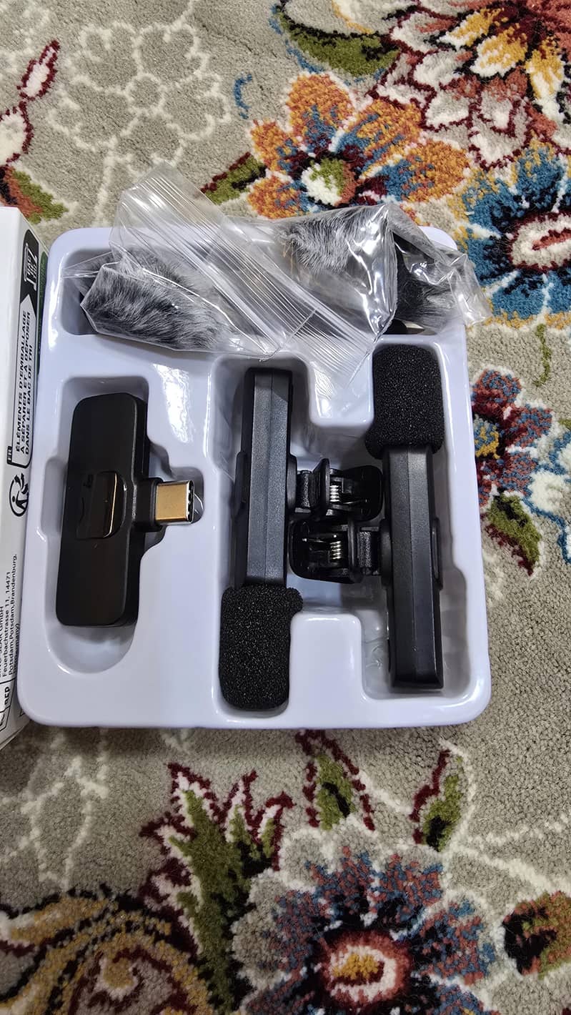 Lavalier Wireless Microphone 1