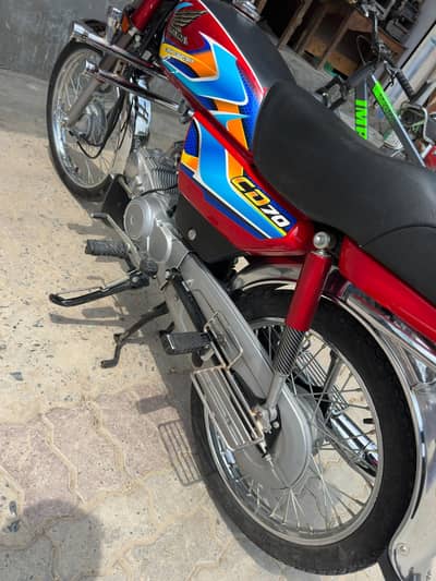 Bike 25 batta 26. . . . . bike adda kamir p khadi hy 03048650641