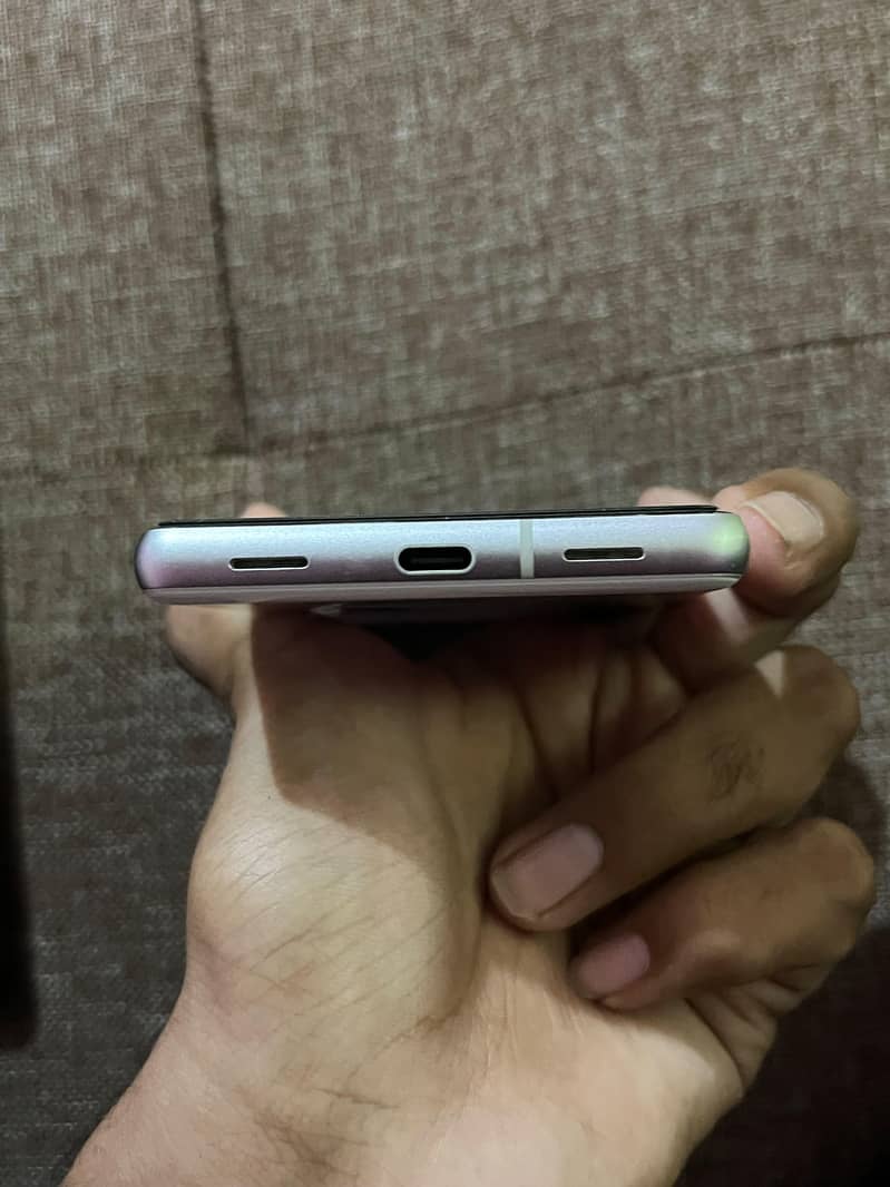 Google Pixel 7a 2