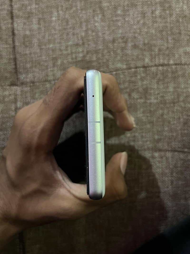 Google Pixel 7a 4