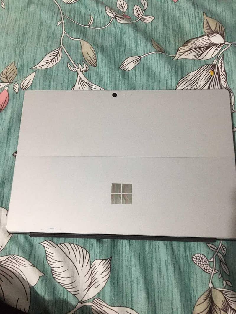 Microsoft surface pro 4 10/10 condition 0