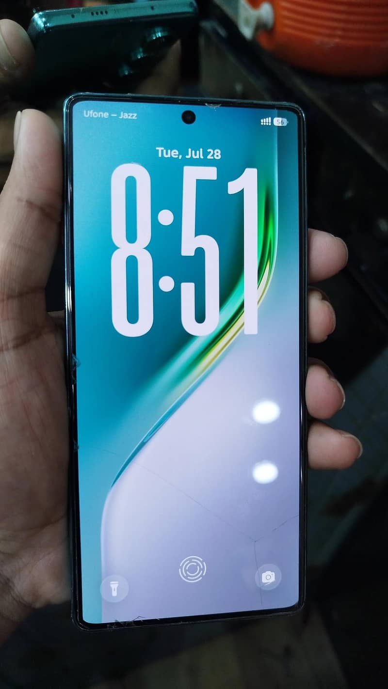 Tecno CAMON 40 1