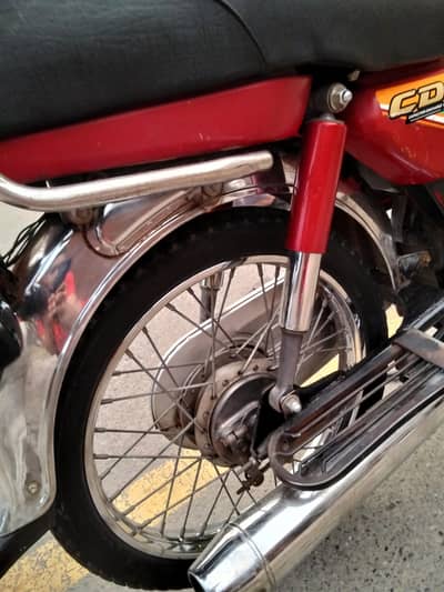 HONDA70- 20 MODEL. Brand New Condition. Contact on W. A. 03116425390.