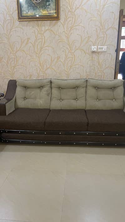 6 Seater Excellent Condition Sofa Set