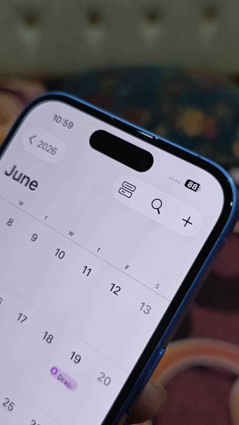 Apple iPhone 16 5