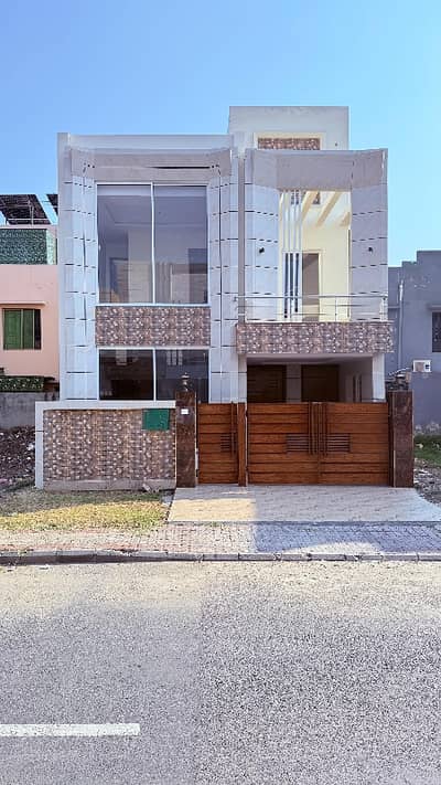 B Block Hot Location House For Sale