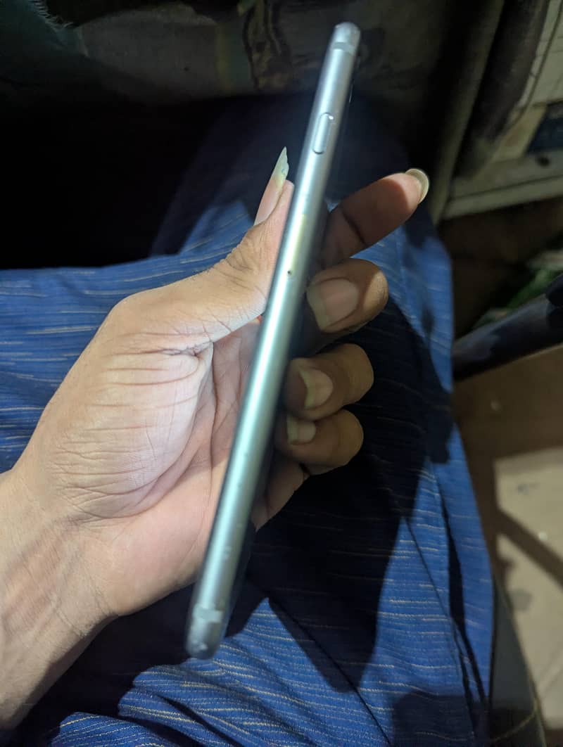 Apple iPhone 6S Plus 3