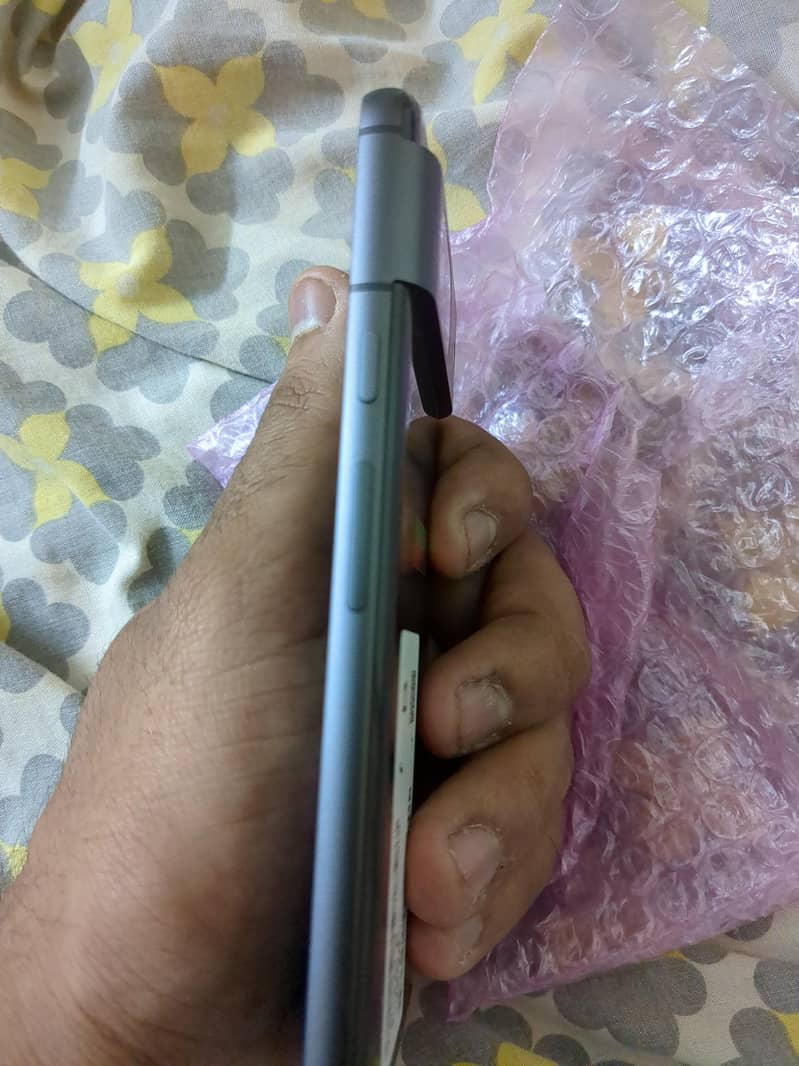 Google Pixel 8 2