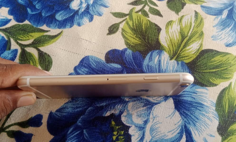 Apple iPhone 6 4