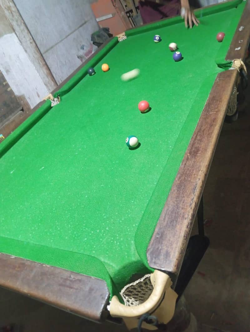 snoker table 0