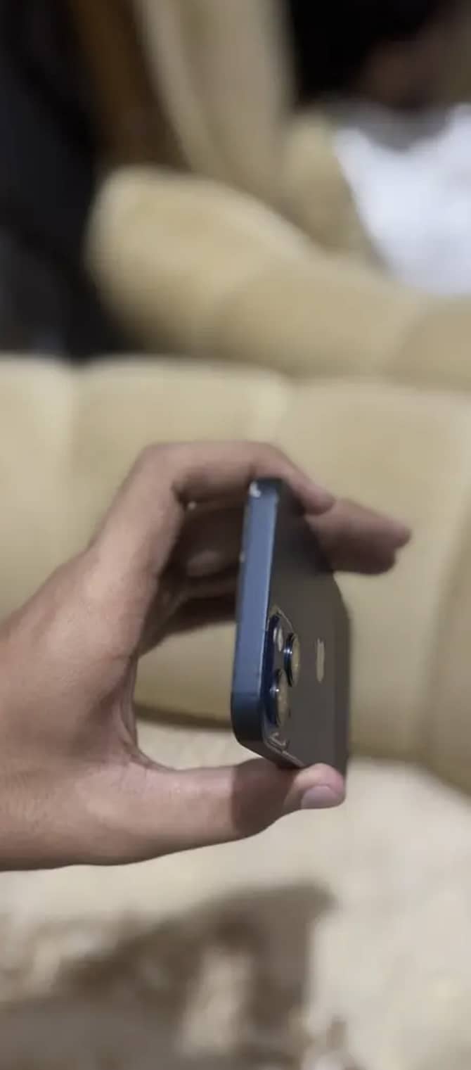 Apple iPhone 13 2