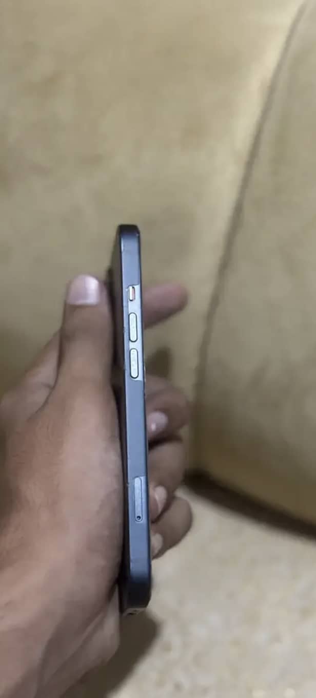 Apple iPhone 13 3