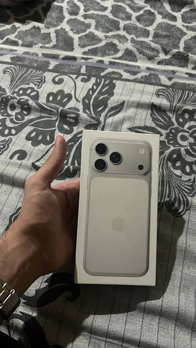 Apple iPhone 17 Pro Max Silver JV 256gb non active box pack
