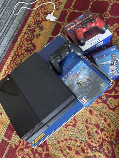 PlayStation 4 500 GB 1200 series