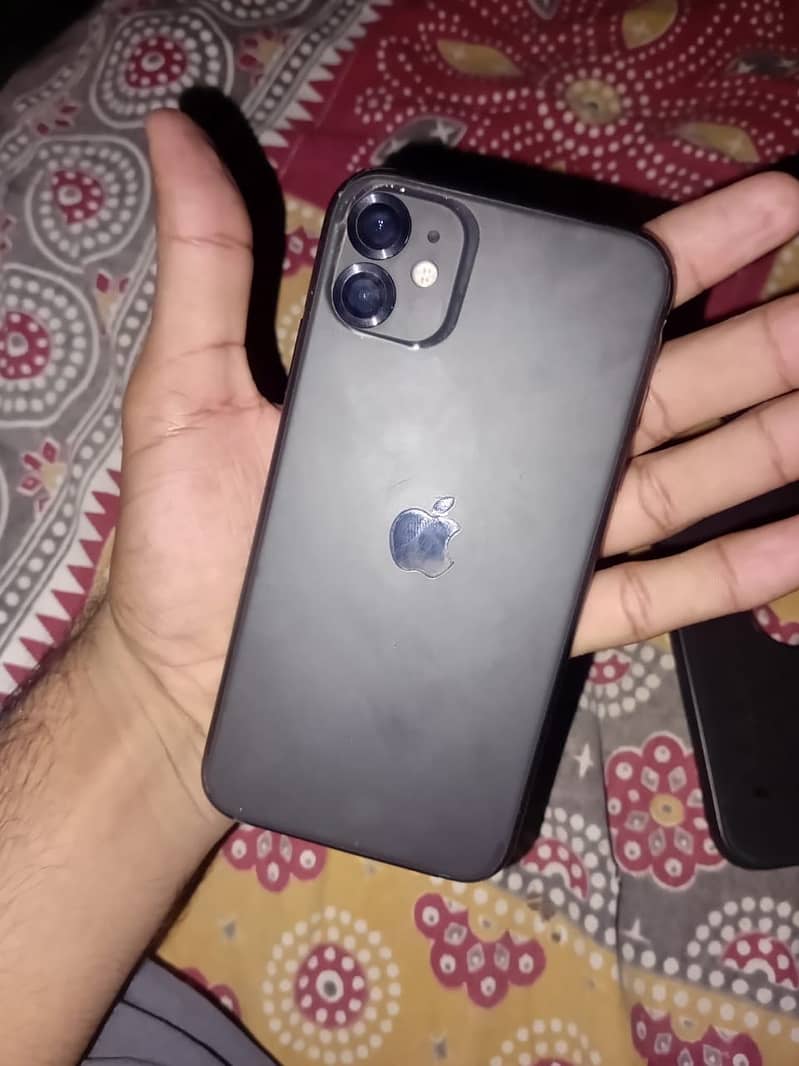 Apple iPhone 11 4