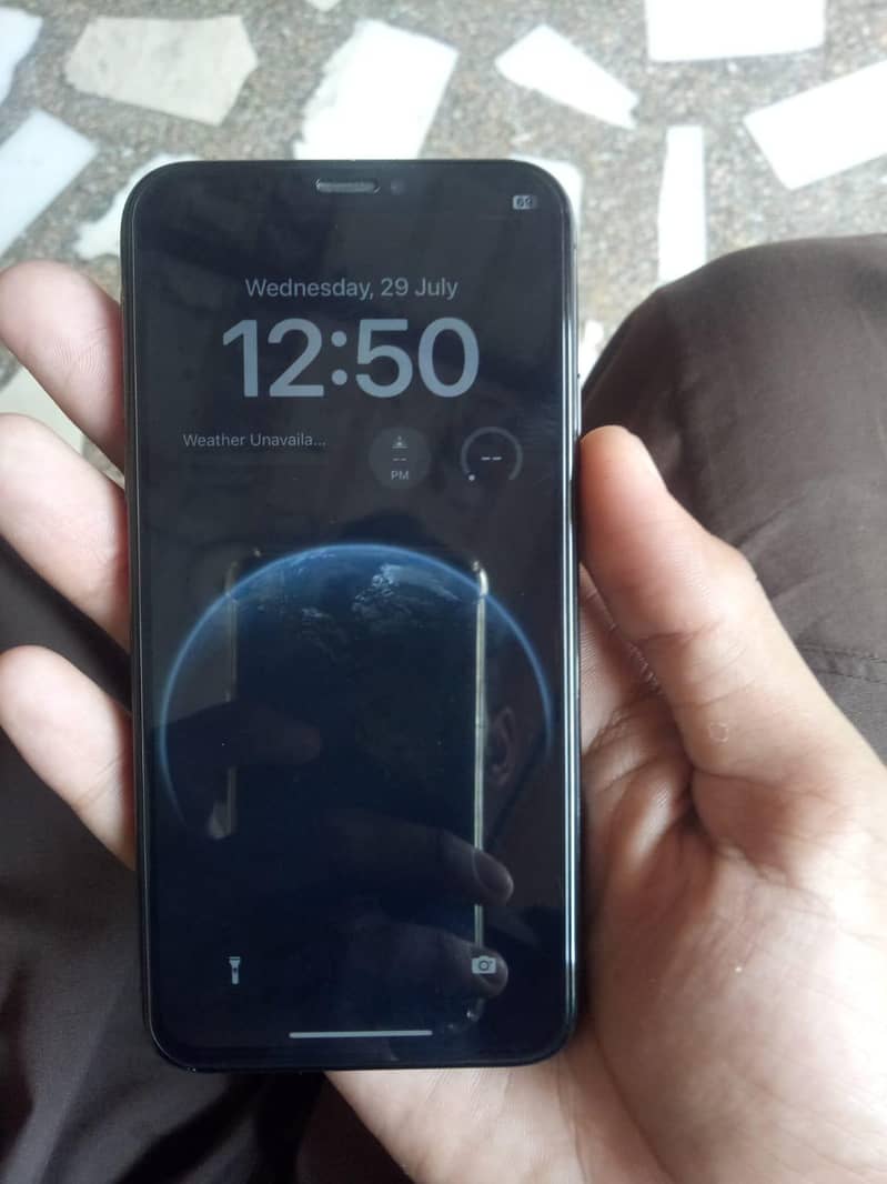 Apple iPhone X 4