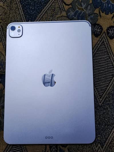 I pad M5 pro 11 inch with box