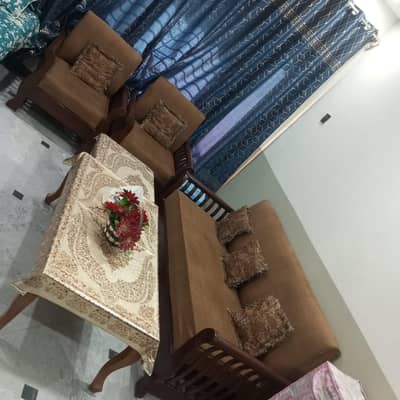 5 seatr sofa set is available in good condition