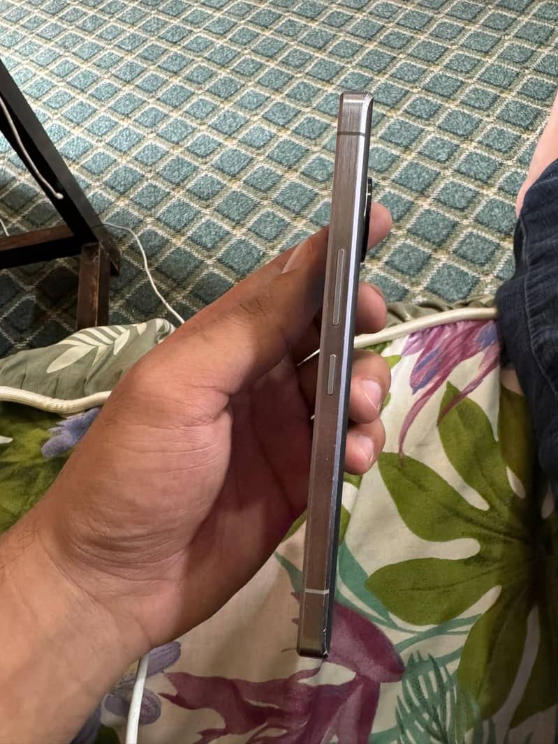 Sharp Aquos Sense7 2