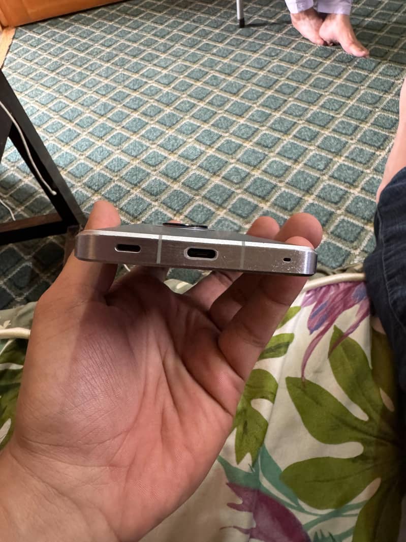 Sharp Aquos Sense7 3