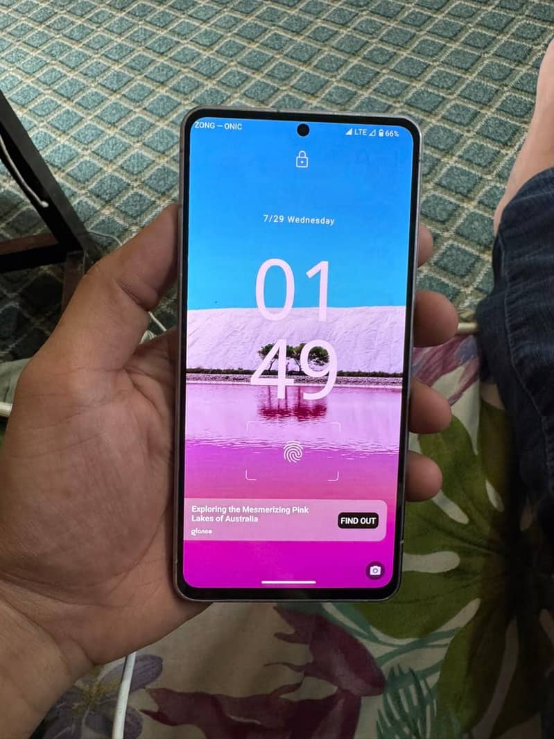 Sharp Aquos Sense7 6