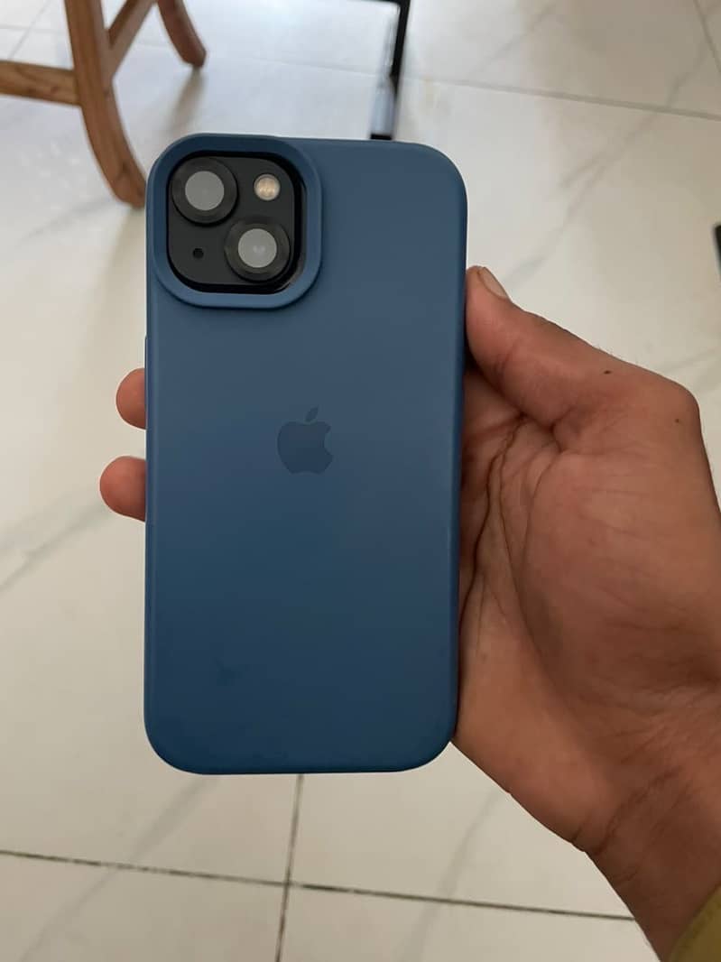 Apple iPhone 13 5
