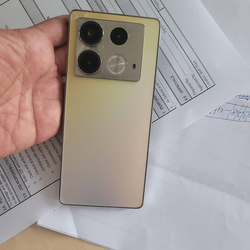 Infinix Note 40 1