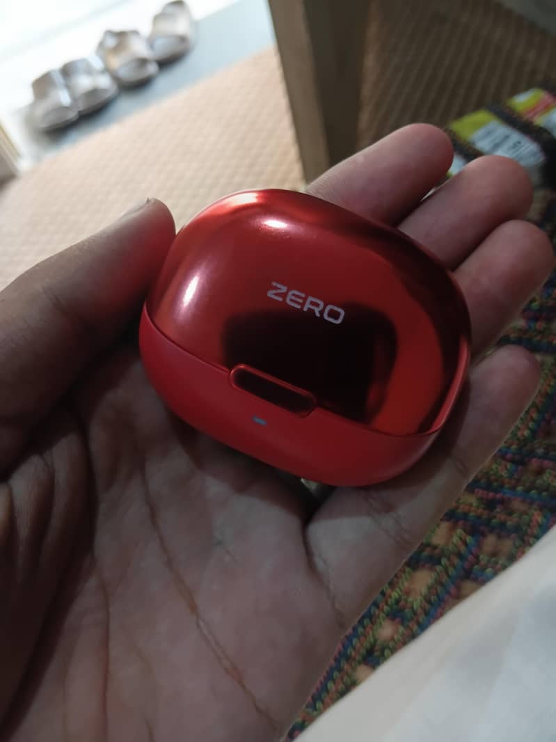 Evo earbuds 0