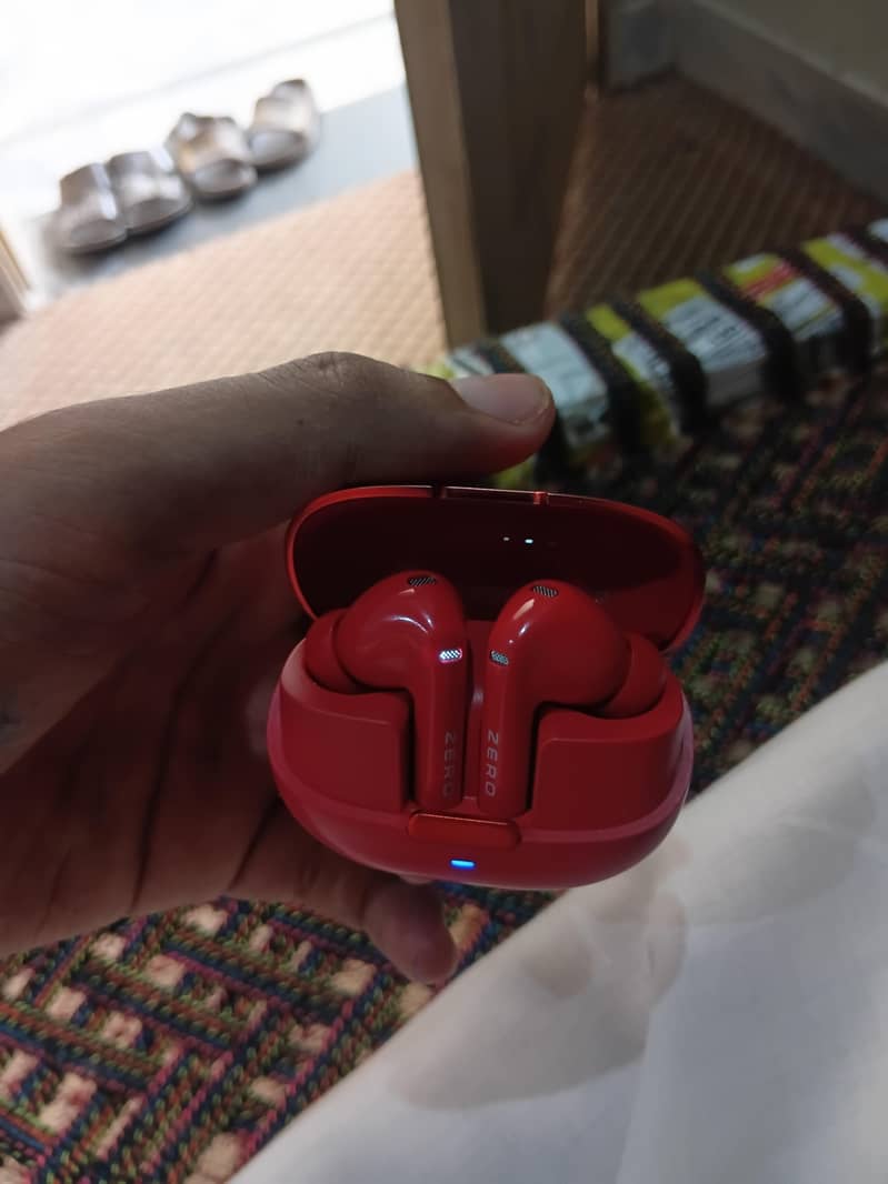 Evo earbuds 1