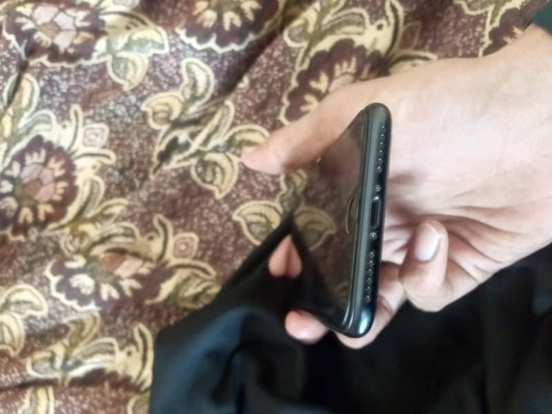 Apple iPhone SE3 0