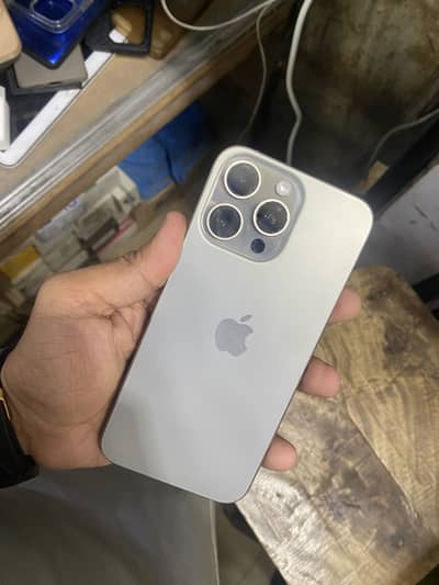 Apple iPhone 15 Pro Max jv