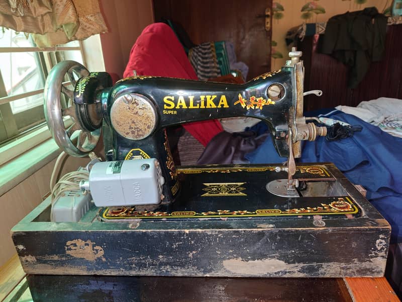 Salai machine with motor and pedal 1