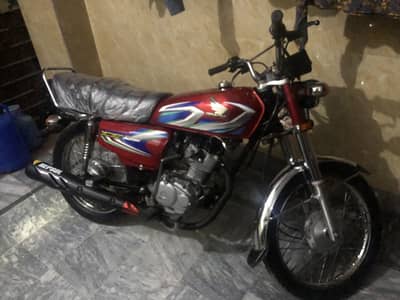 Hounda 125 condition used 10 by 10 all okk no Repair
