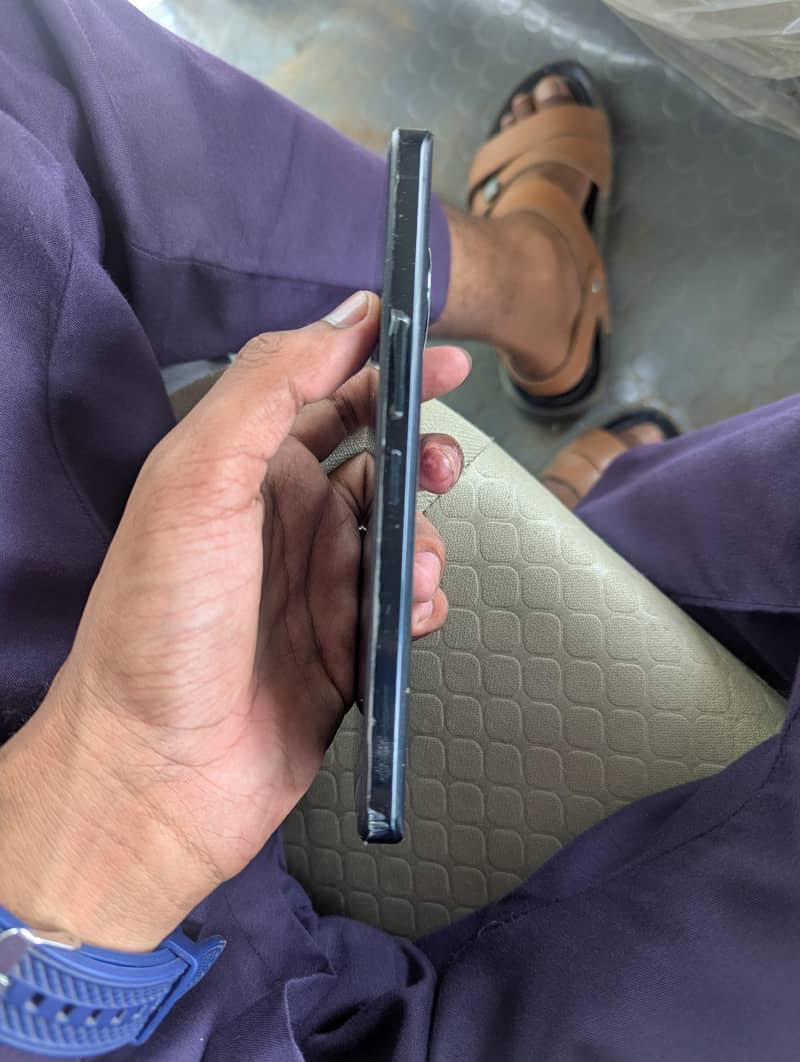Sharp Aquos R7 3