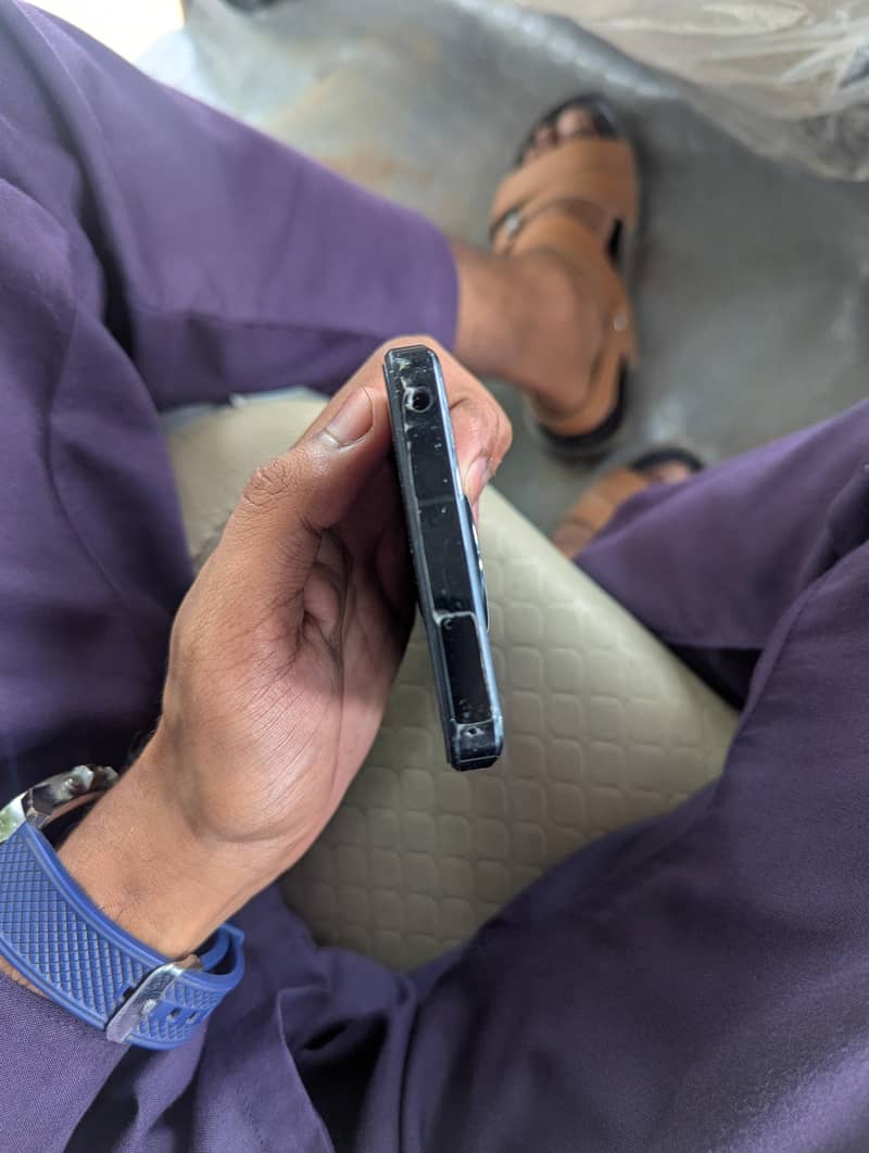 Sharp Aquos R7 4