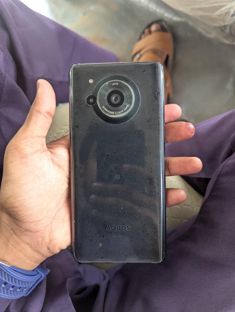 Sharp Aquos R7 5