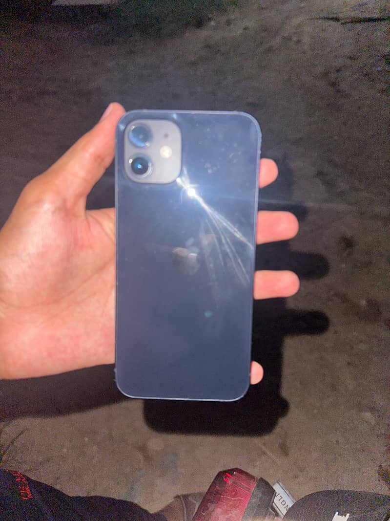 Apple iPhone 12 4