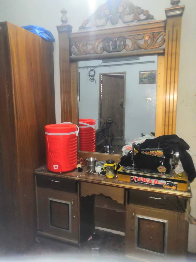 Bed and dressing table 1